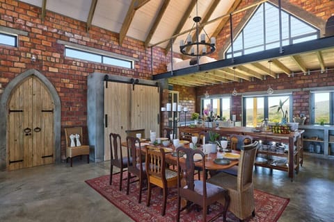 Skye Coastal House Beachfront living (7270)