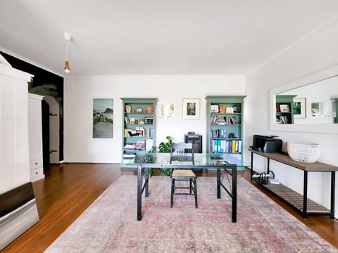 Hout Bay Family Home Pool, Sauna & Mountain Views (25120)