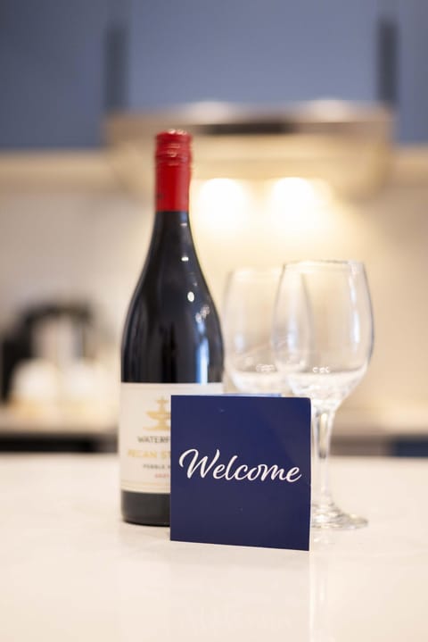 Venice House 1-Bed Near Greenmarket Square (28122)