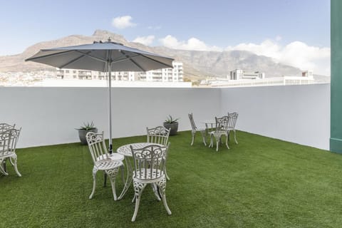 1 Bedroom Apartment in Woodstock & Pool (21957)