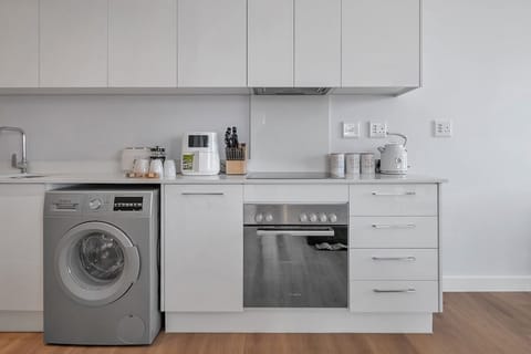 Rooftop with breathtaking views of Table Mountain. (12589)