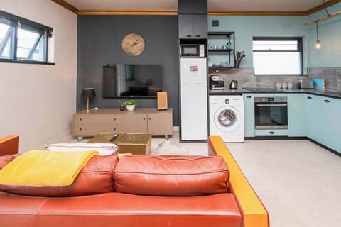 Stylish apartment in the upscale Sea Point area (18799)