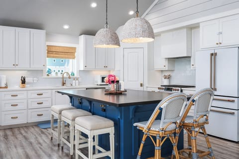 Spacious kitchen island perfect for meals and gatherings.
