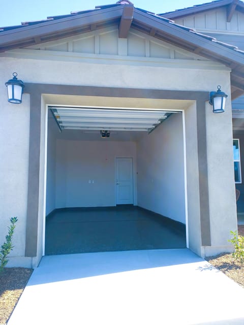 Guests dedicated Garage