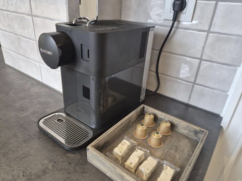 Small Appliance, Coffeemaker, Kitchen Appliance, Machine, Home Appliance, Drip Coffee Maker