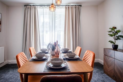 No 7 Moorfield Road - 3 Bed Townhouse - Narberth (26289)