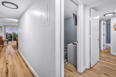 Indoors, Floor, Flooring, Hardwood, Screen