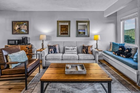 Couch, Furniture, Home Decor, Architecture, Building