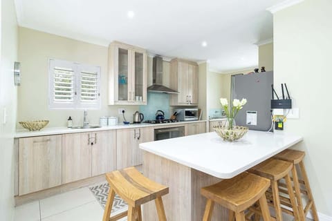 87ac7964-9242-43-C2BoL