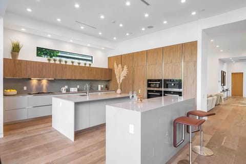 Villa Javu by LuxJB: luxury modern private villa. Sleeps 16.