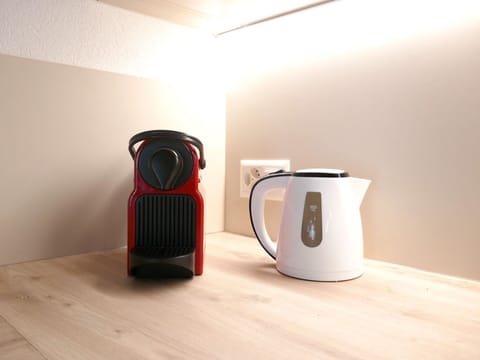 Small Appliance, Kitchen Appliance, Home Appliance, Design, Hardwood, Wood Stain