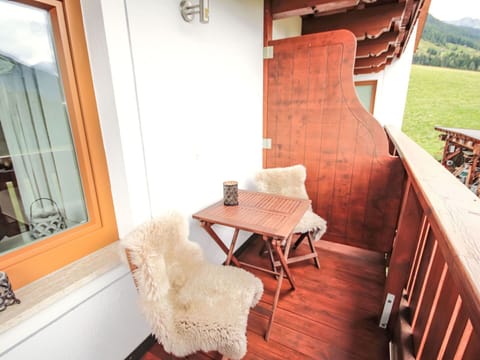 Sky, Mountainous Landforms, Mountain, Grass, Hill, Natural Landscape, Mountain Range, Landscape, Highland, Road