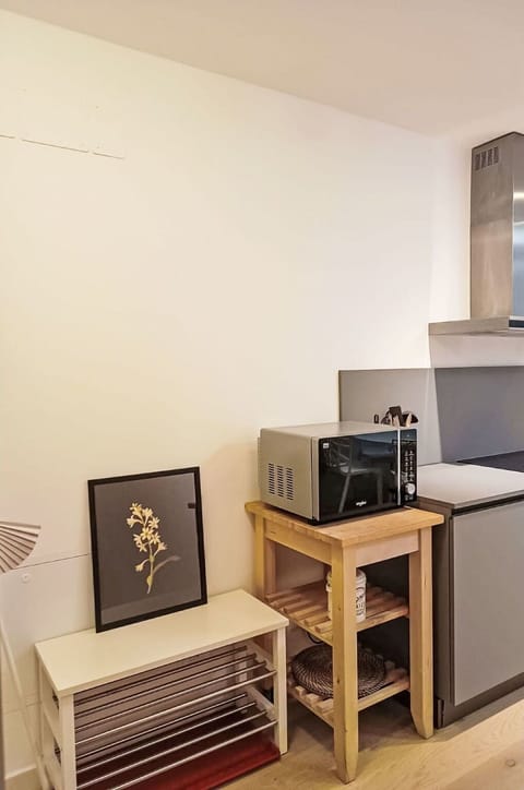 Daytime, Residential Area, Urban Area, Neighbourhood, Home, Suburb, Bird'S-Eye View, Metropolitan Area, Apartment, Roof