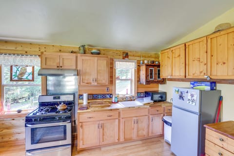 Kitchen | Cooking Basics | Dishware/Flatware