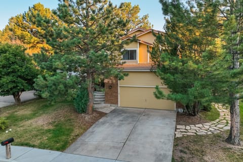 Welcome to this gorgeous house surrounded by mature trees in a well maintained neighborhood.