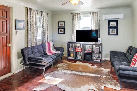 Albuquerque Vacation Rental | 2BR | 1BA | 832 Sq Ft | Step-Free Access