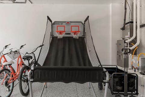 Basketball Shoot-Out Game