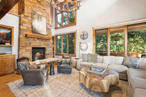 1.0-telemark-a-telluride-living-room1