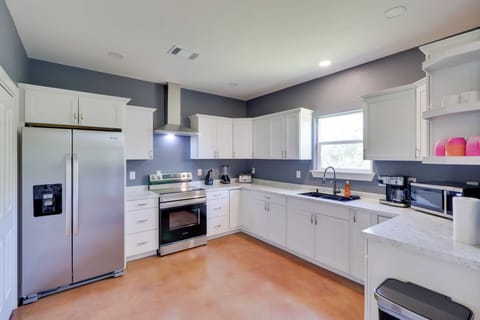 Kitchen | Cooking Basics | Blender | Toaster