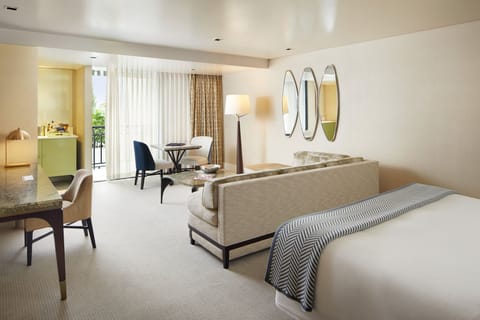 Unit with King size bed