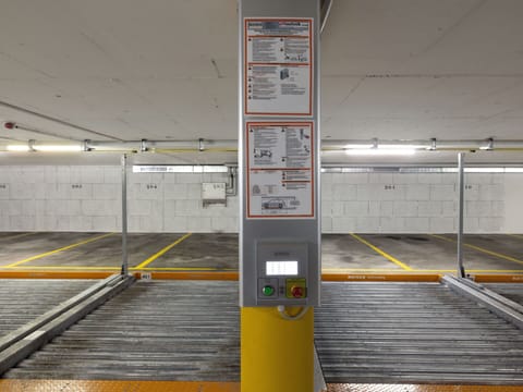 Floor, Composite Material, Parking Lot, Steel, Aluminium