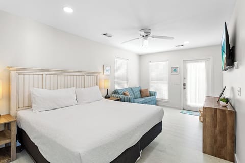 Aquamare Guest Bedroom 4 Alt