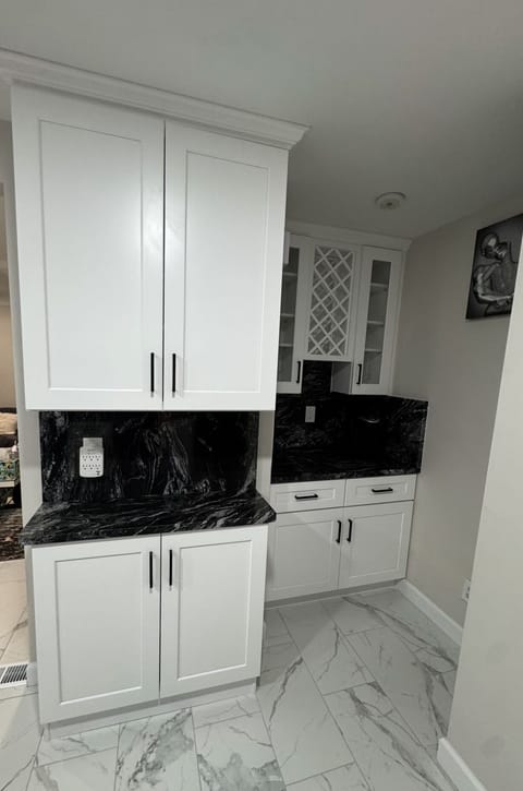 Full kitchen bathroom