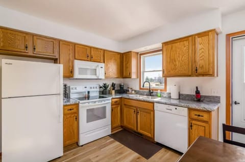 Fully stocked kitchen for all your cooking needs!