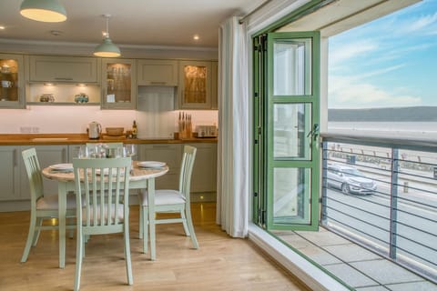 3 St Bride's Bay View - 3 Bedroom - Broad Haven (26373)