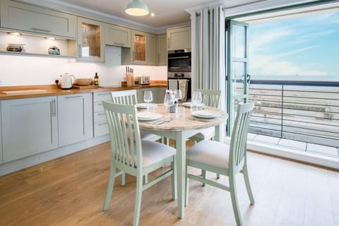 3 St Bride's Bay View - 3 Bedroom - Broad Haven (26378)
