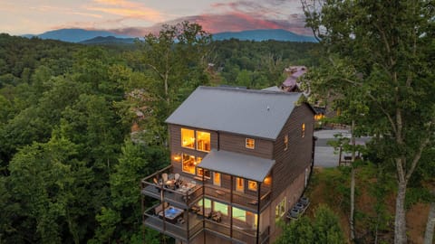 Sunset : Mountain Views