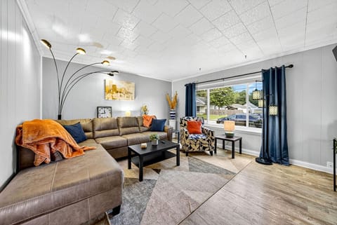 Guest review -`Very nice open living room, dining room, and kitchen...`