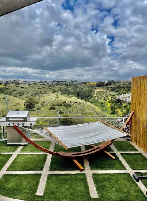 Hammock to rest after an exhausting day at the beach, nothing but canyon views