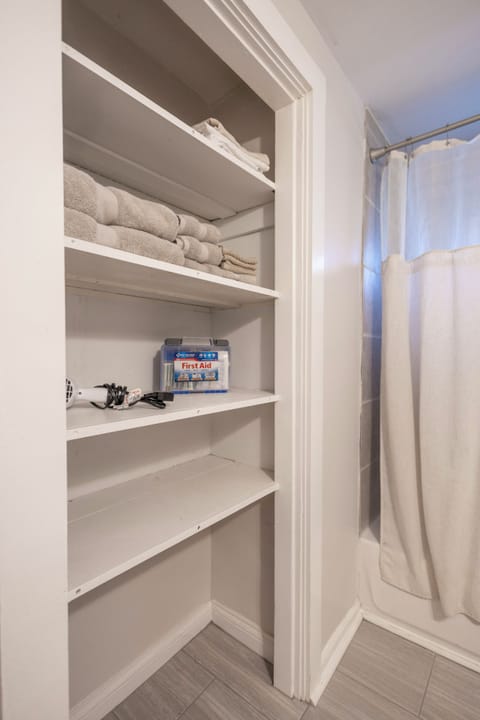 Great storage space in the bathroom