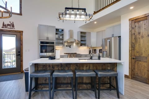 Kitchen | Cooking Basics | Main Level