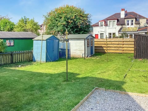 Garden | Amayrah Cottage, Inverness