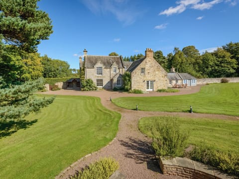 Exterior | Winton Cottage - Winton Holidays, Pencaitland