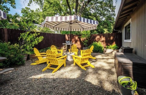 Fully fenced backyard with bbq