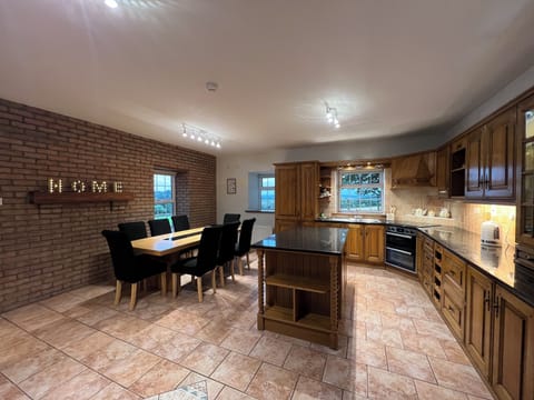 Kitchen /Dining room /seating area 