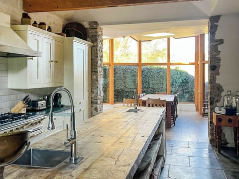 Open plan living space | Anrán Manor - Anran @ Tidwell Farm, Newton Abbot