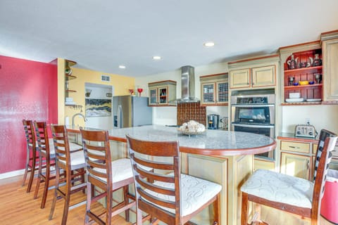 Kitchen | Keurig Coffee Maker | Toaster