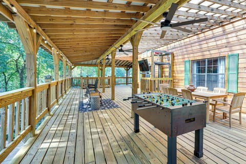 Furnished Deck | Foosball | Yard Games | Gas Grill