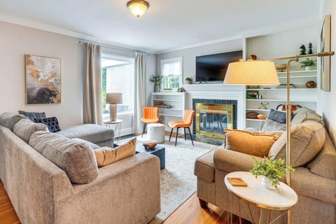 Knoxville Vacation Rental | 3BR | 2BA | Stairs Required | 1,350 Sq Ft