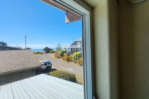 Ocean peek from the loft.