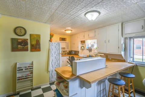 Kitchen | Main Level