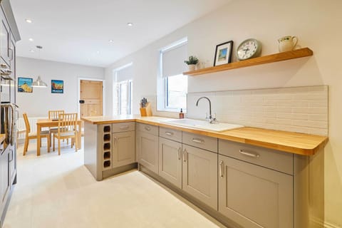 Bristol Avenue, Saltburn-by-the-Sea - Host & Stay