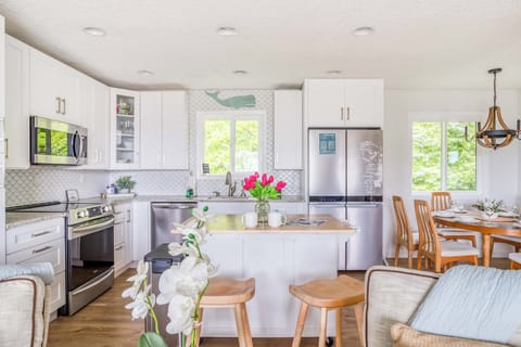 The Cozy Pelican-110