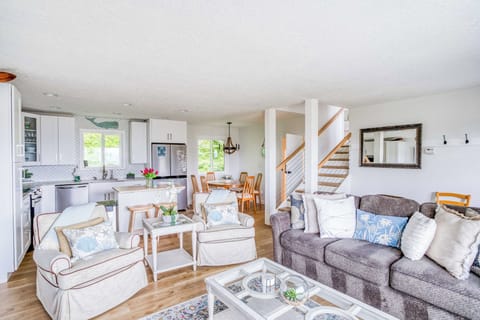 The Cozy Pelican-107