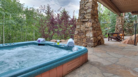 Hot Tub, Lower Level
