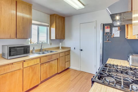 Kitchen | Drip Coffee Maker